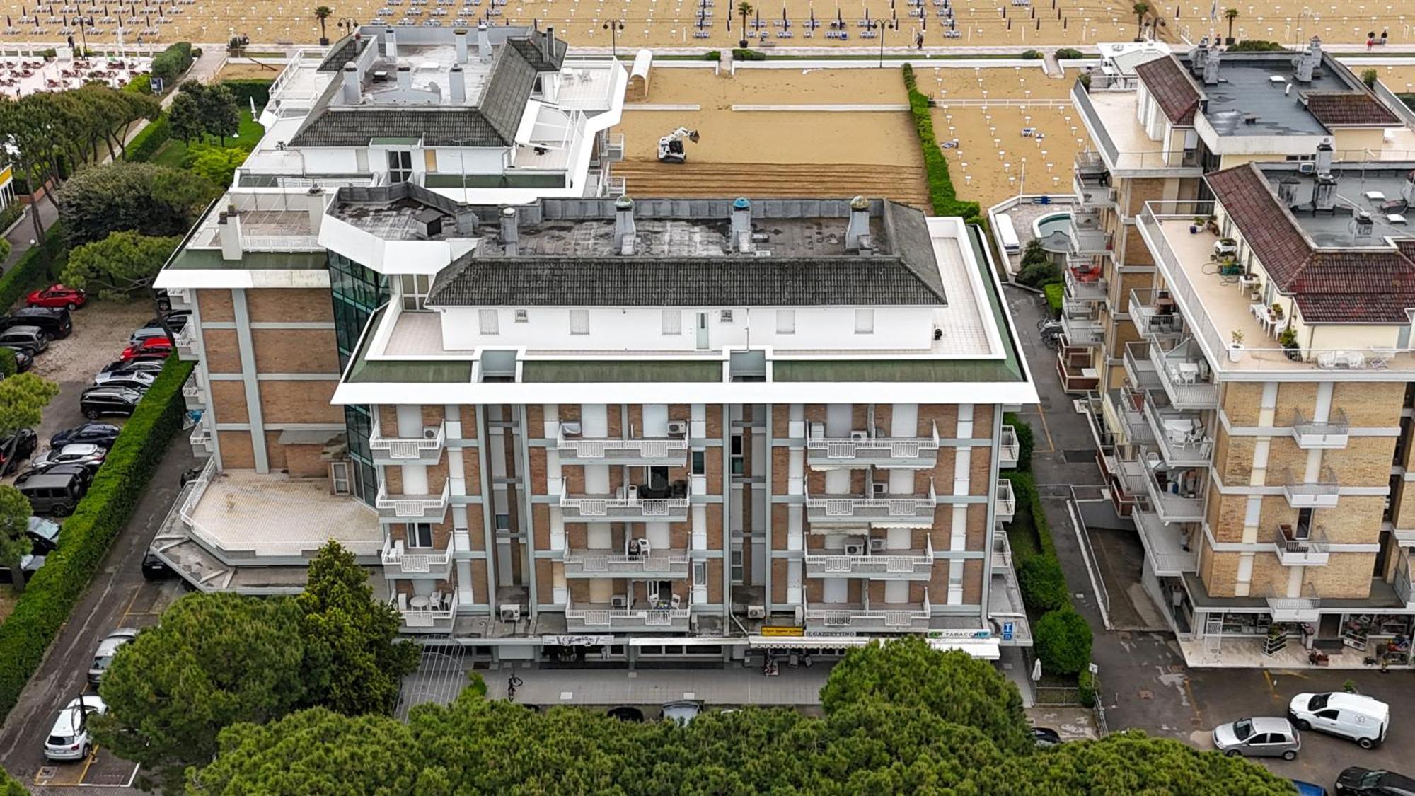 Jesolo Beach! Fronte Mare - Piscina Park E Posto Spiaggia Inclusi Extérieur photo